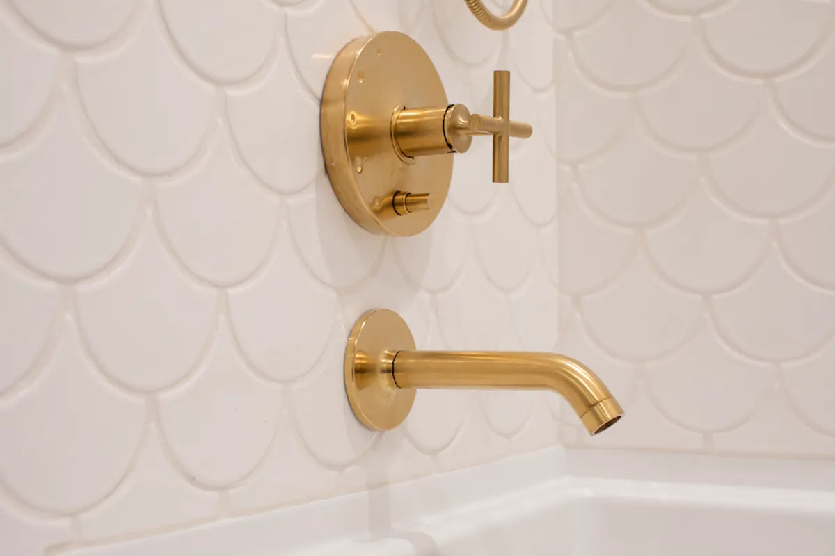 2018 Q4 Image Rights Influencer Jillian Harris Photo By Janis Nicolay Bathroom Tile Shower Wall Ogee Drop Frost Fixture Detail Fc 185340