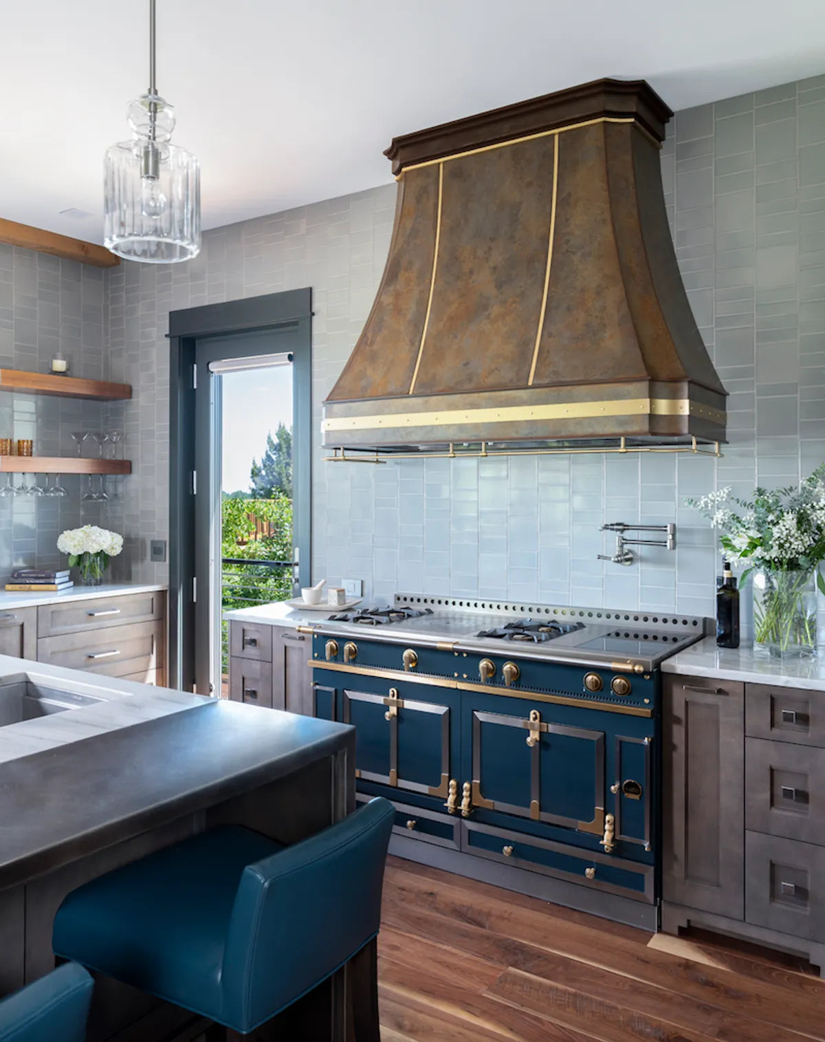 2018 Img Residential Full Rights Web Vaught Frye Larson Aronson Design James Maynard Vantage Imagery Photo Kitchen Backsplash Size Blend Straight Stack London Fog 2X6 3X6 6X6 Fc216723 4