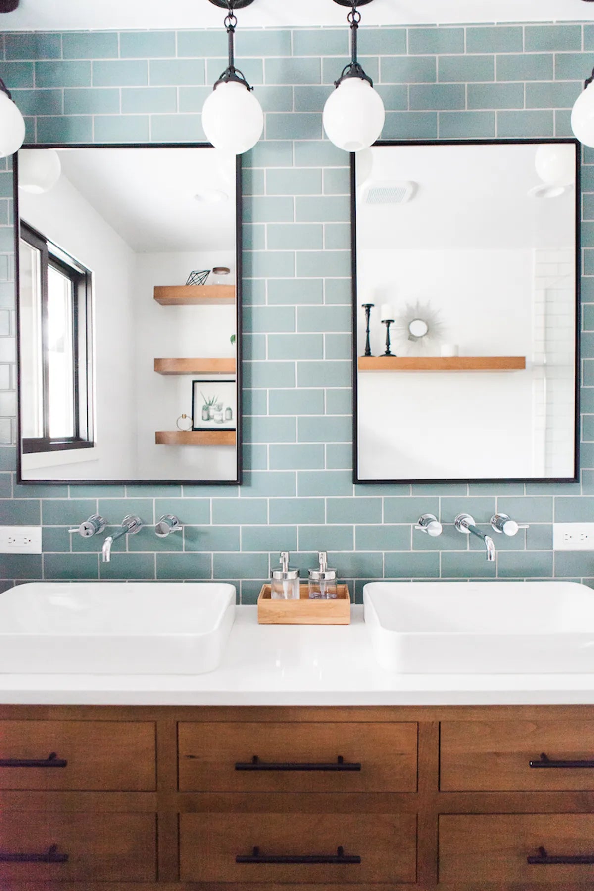 2018 Img Residential Hi Res Rights Curio Design Samantha Elizabeth Photo Bathroom Vanity Feature Wall Accent Flagstone 3X6 Offset Fc209241 1