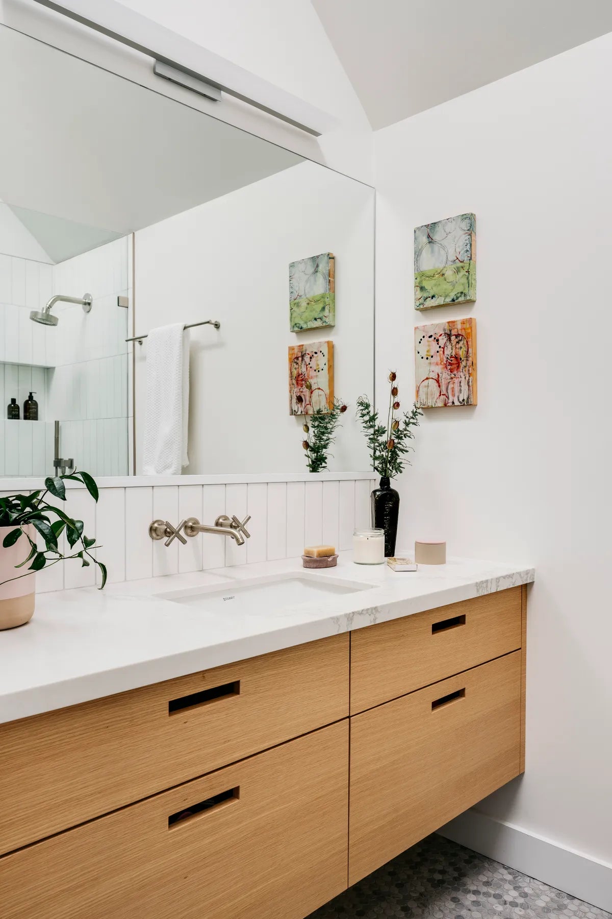 2018 Img Residential Hi Res Rights Mokume Design Studio Christopher Stark Photo Bathroom Wall Shower Niche Ceramic 3X12 Vertical Straight Stack Calcite Fc203938 1
