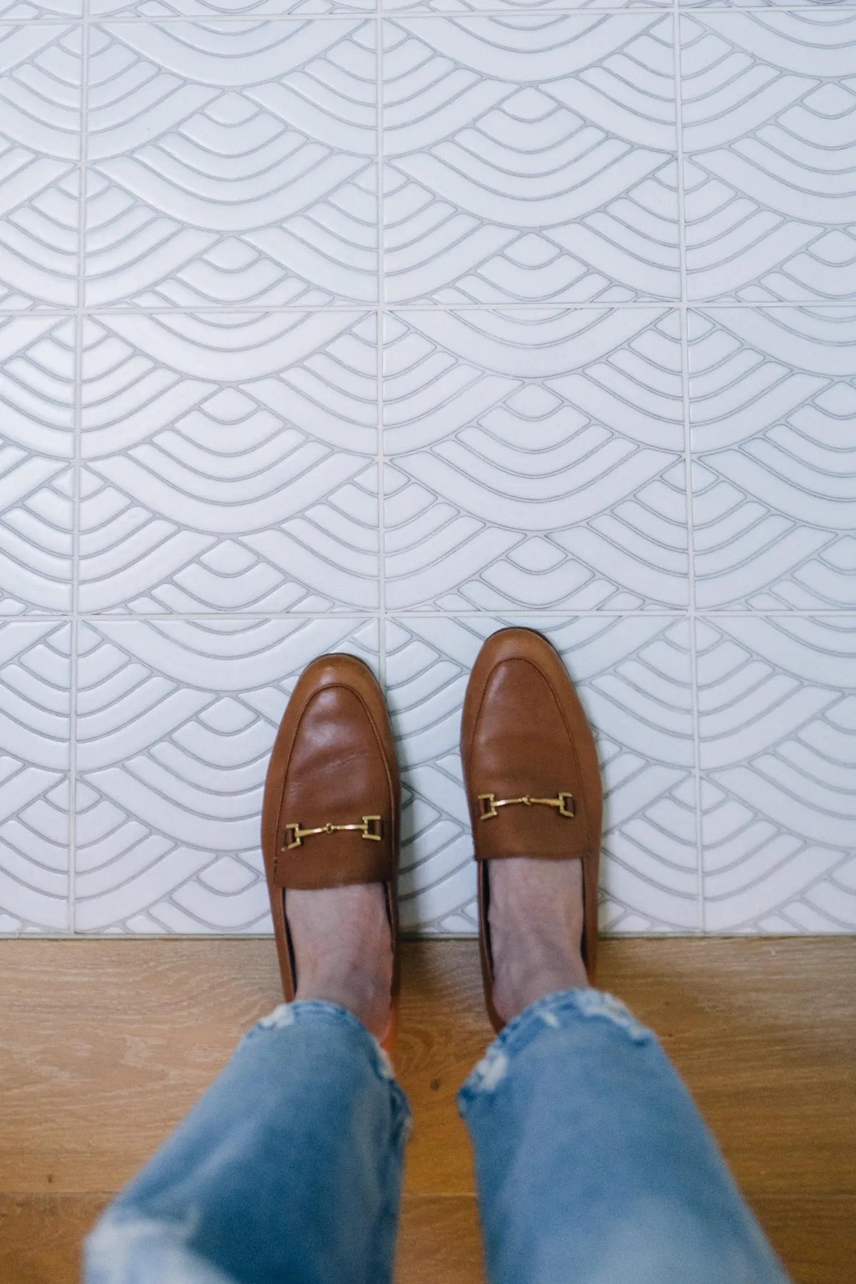 2019 IMG hi res influencer jess kirby photo and design jess ann kirby bathroom summit white motif floor white grout FC331025 5
