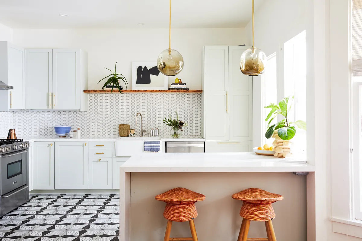 2019 Q1 Image Full Rights Influencer Angela Tafoya Lonny Mag Photo By Erin Kunkel Kitchen Floor Tile Handpainted Palmera Custom Gypsum Carbon Daisy Full 2 Fc 189527