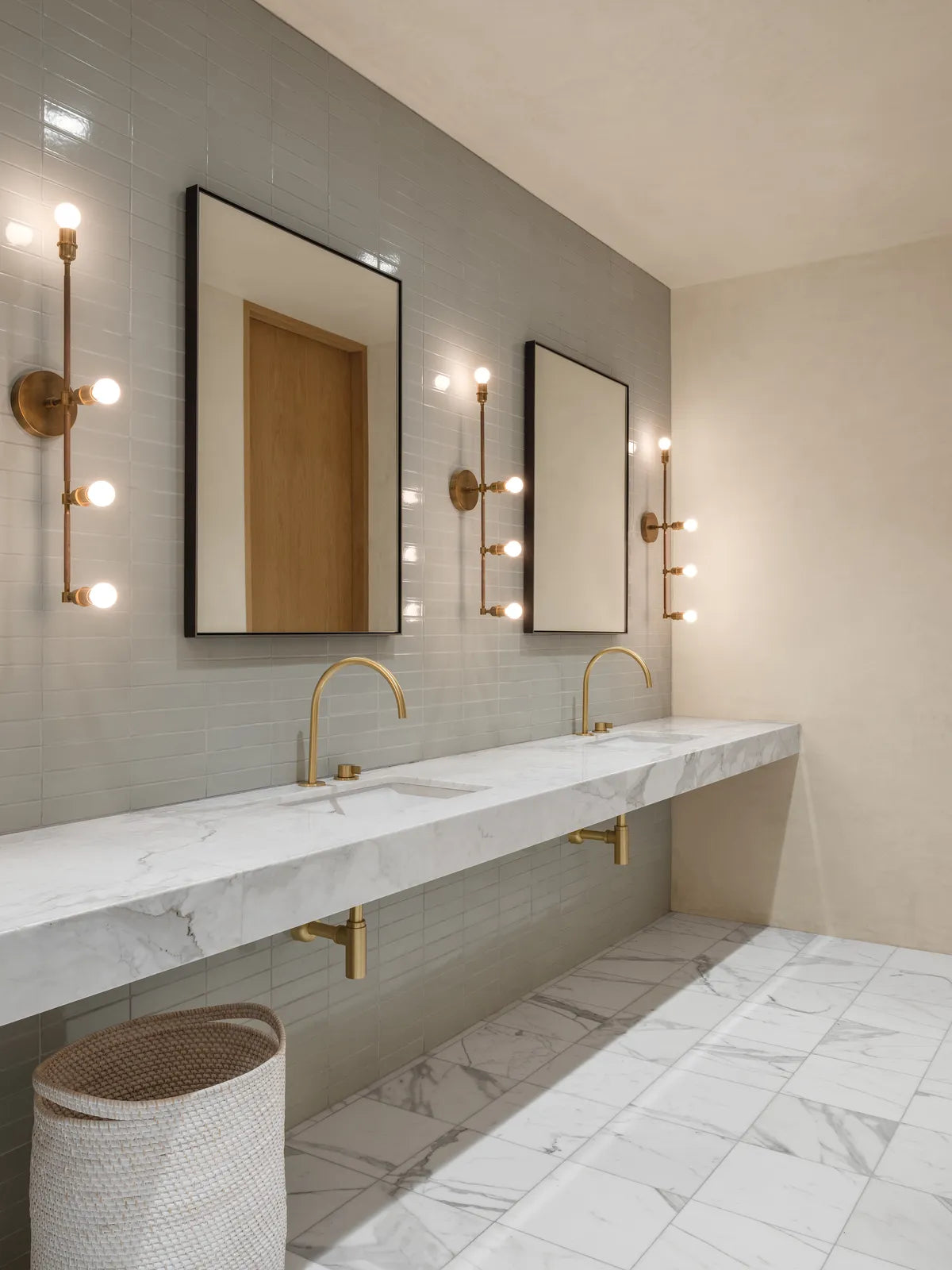 2019 Img Commercial High Res Full Rights Proem Design Lance Gerber Photography Hillcrest Confidential Country Club Bathroom Locker Room Wall Horizontal Straight Set Feldspar 2X8 Oyster Shell Ca Fc 260353 32