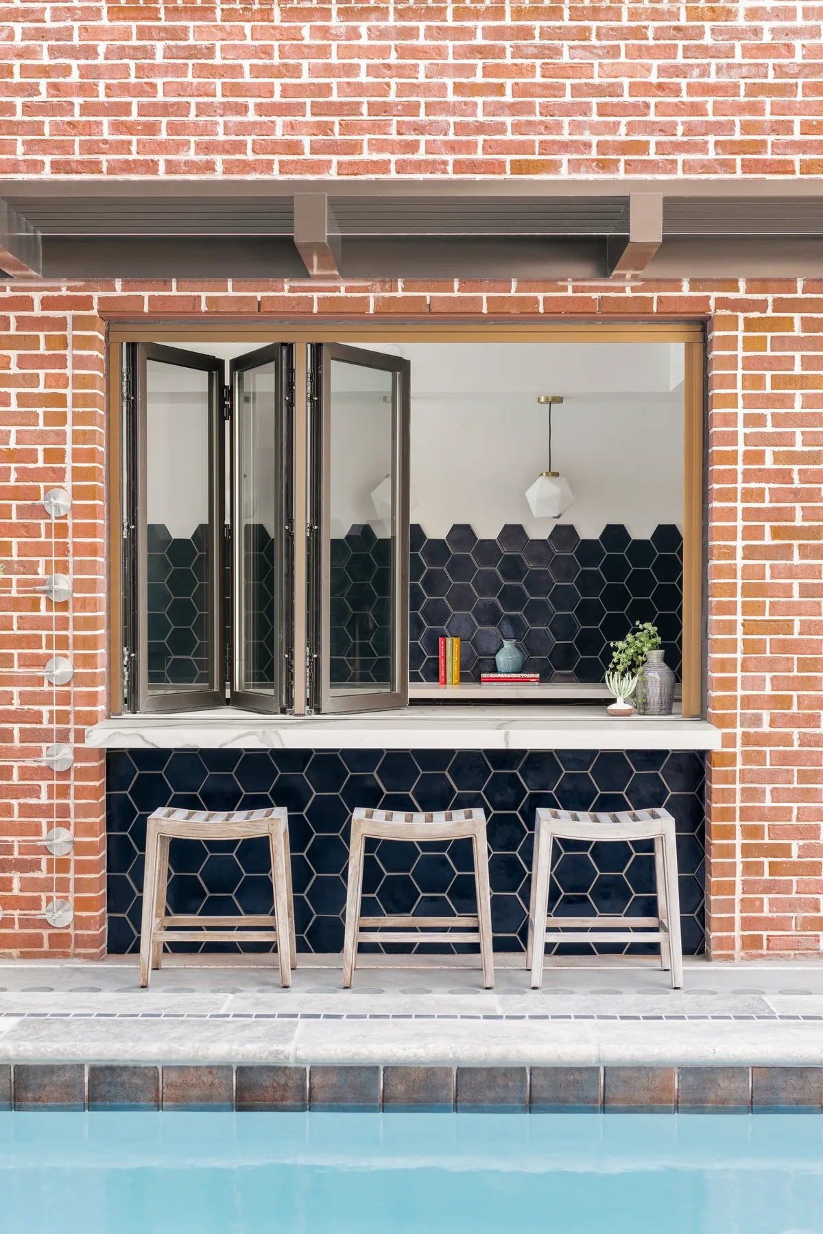 2019 Img Commercial Hi Res Rights Ls3 P Design Katie Charlotte Photo Hoffler Place Student Housing Backsplash 622 Hexagon Navy Blue Raw Edge Exterior Bar Fc260145 2