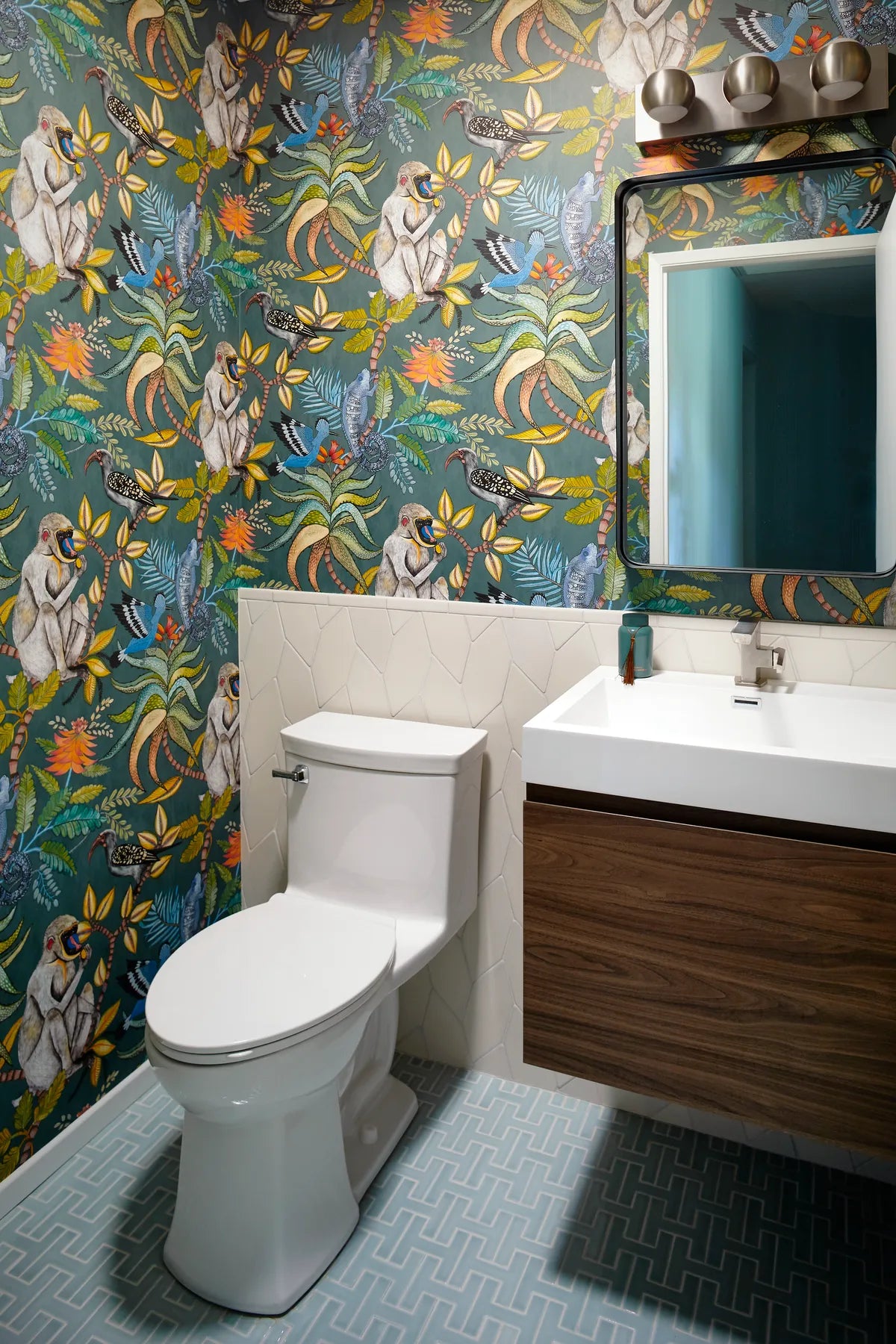2019 Img Residential Hi Res Rights Andy Mcrory Photo Cgc Design Bathroom Floor Chaine Homme Ceramic Salton Sea Backsplash Wainscott Feldspar Picket Braid Accent 1X6 Glazed Edge Trim Fc2911699 1