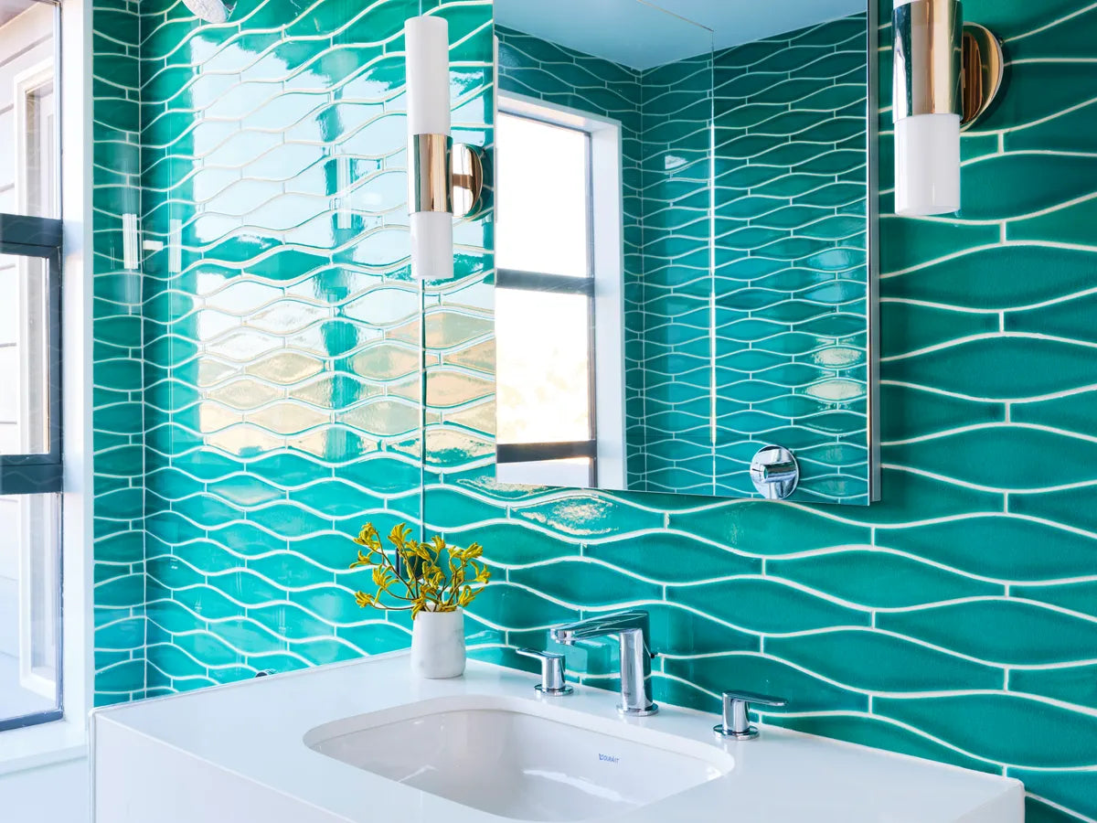 2019 Img Residential Hi Res Rights Kristin Riccio Interior Design Brad Knipstein Photo Emerald Bora Bora Ceramic Wave Bathroom Walls Shower Tub Surround Fc262872 2