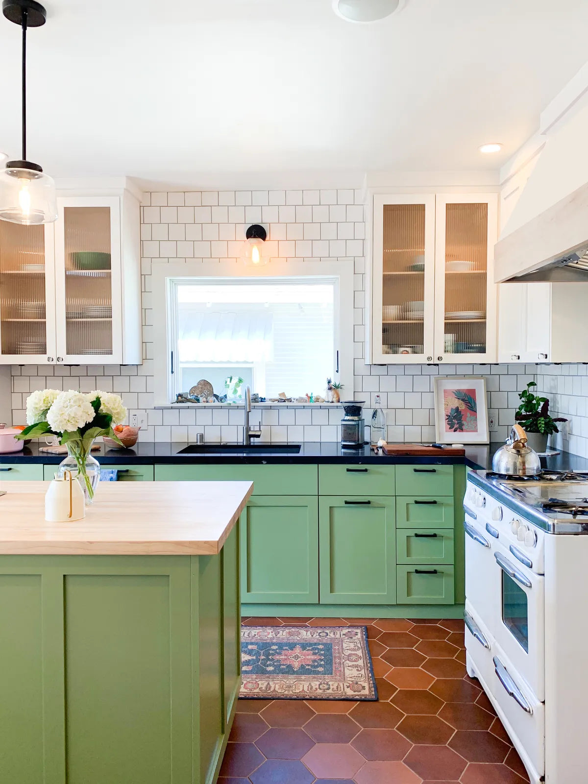 2019 Residential Serena Fireclay Kitchen Antique 8 Hexagon Calcite 4X4 Offset Lighter Fc291521