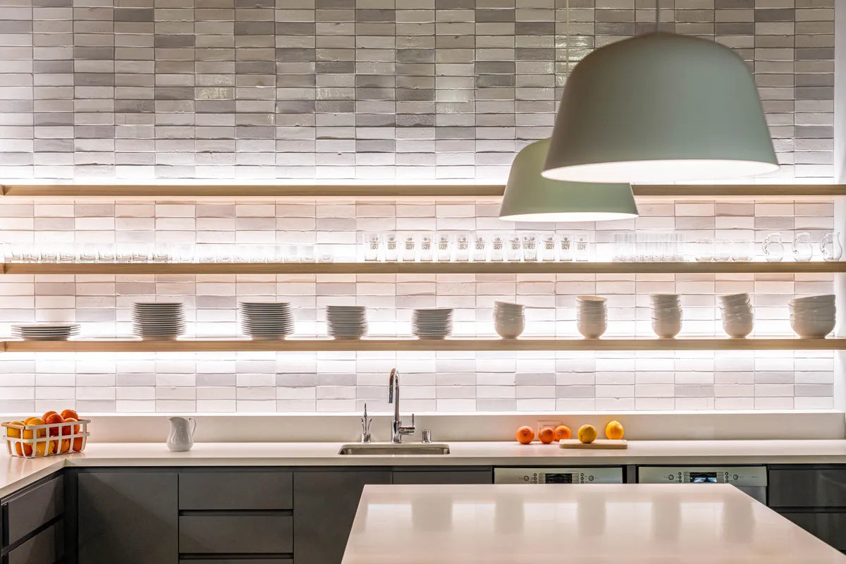 2020 IMG HI RES commercial FULL RIGHTS Olly design fennie MEHL photo backsplash brick lewis range olympic white mountain blend straight set FC305589 1