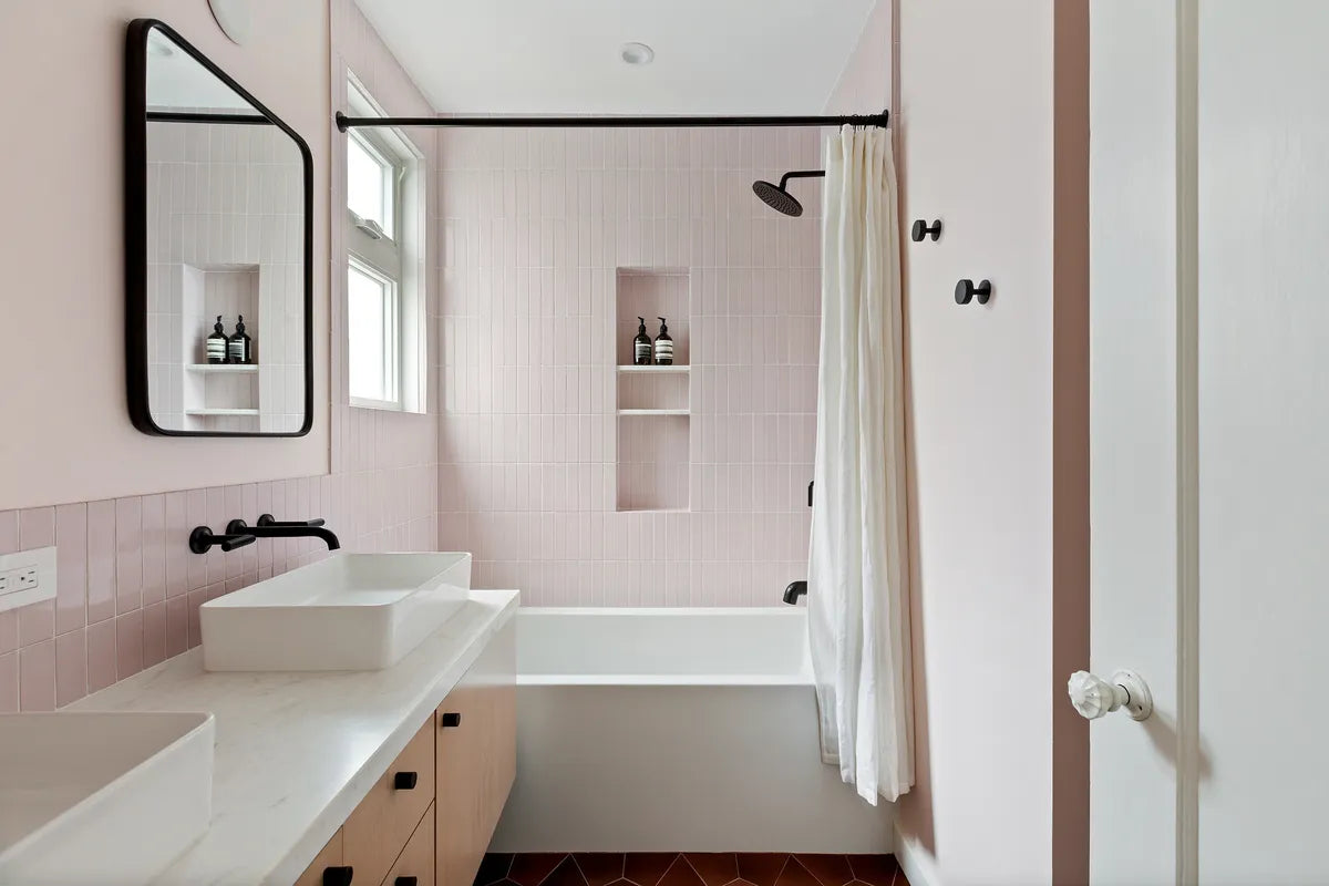 2020 IMG hi res residential broad oak construction photo open photography RIGHTS evening glow short long edge 2x8 4x8 vertical straight set white grout shower FC 406324 13