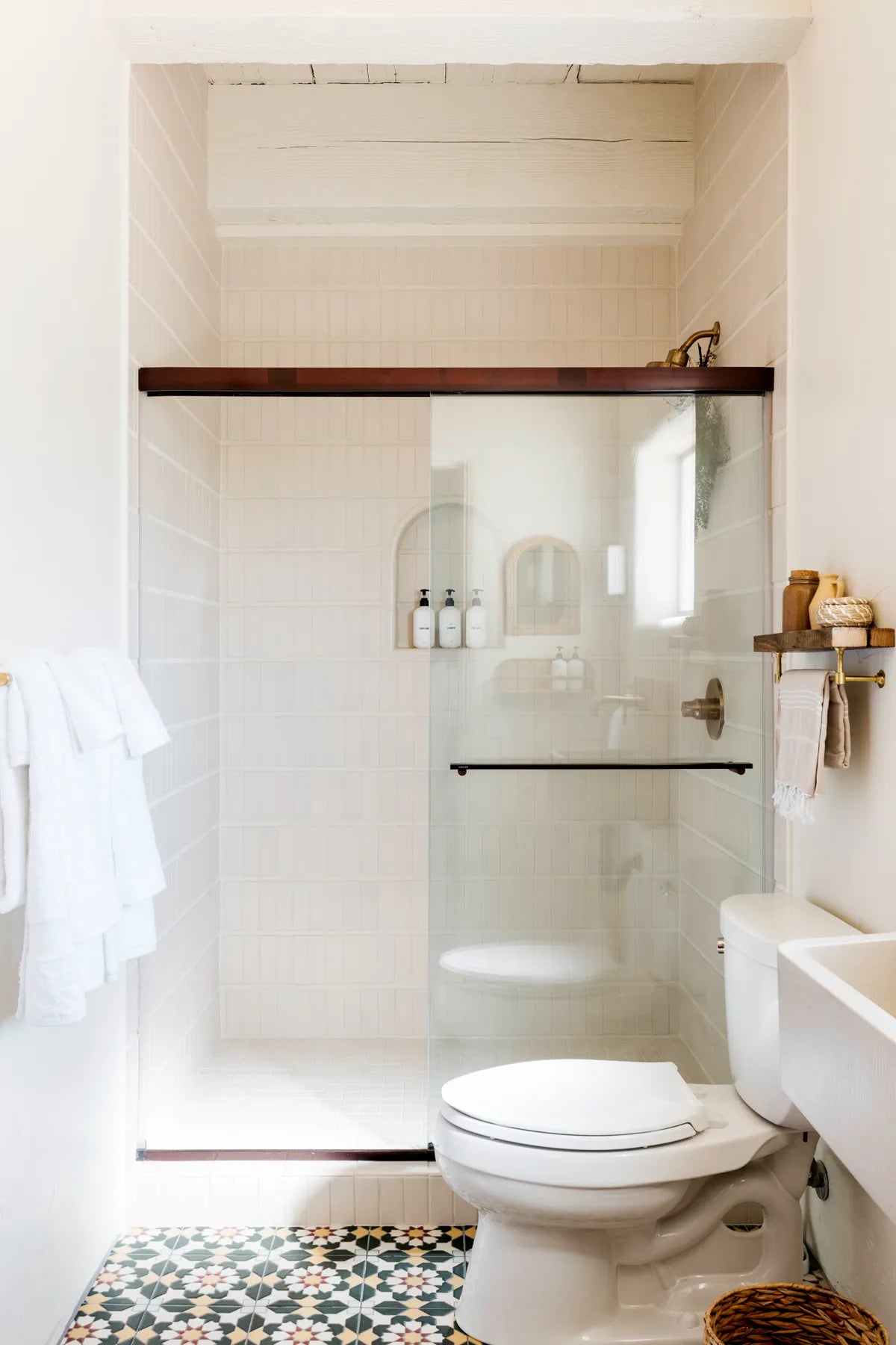 2020 Q1 Image Hi Res Full Rights Margaret Austin Photography Influencer Joshua Tree House Posada Bathroom Shower Walls 2X6 Ivory Straight Set 6X6 Cove Base Handpainted Floor Moroccan Sintra Custom Motif Fc269613