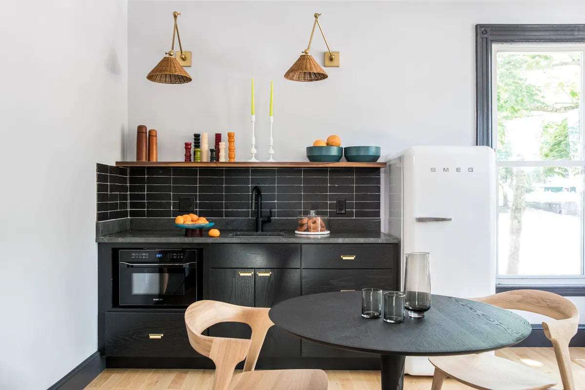 2020 Img Commercial Hi Res Rights Hospitality Hotel Kitchen Backsplash Mercury Inn Portland Maine Tyler Karu Design Erin Little Photo Quick Ship Brick Black Hills Straight Stack Raw Edge No Trim Fc351469 1