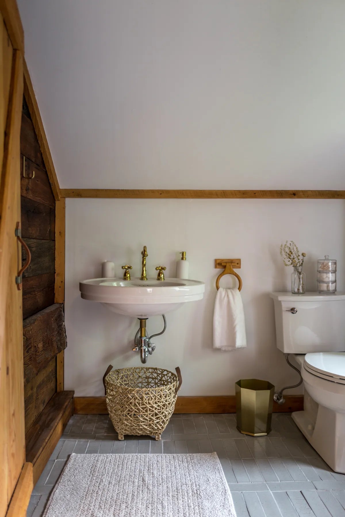 2020 Img Hi Res Full Rights Residential Influencer The Hunter Houses Barnhouse Danielle Ely Franko Bathroom Floor Brick Straight Set Elk 3 Fc340378