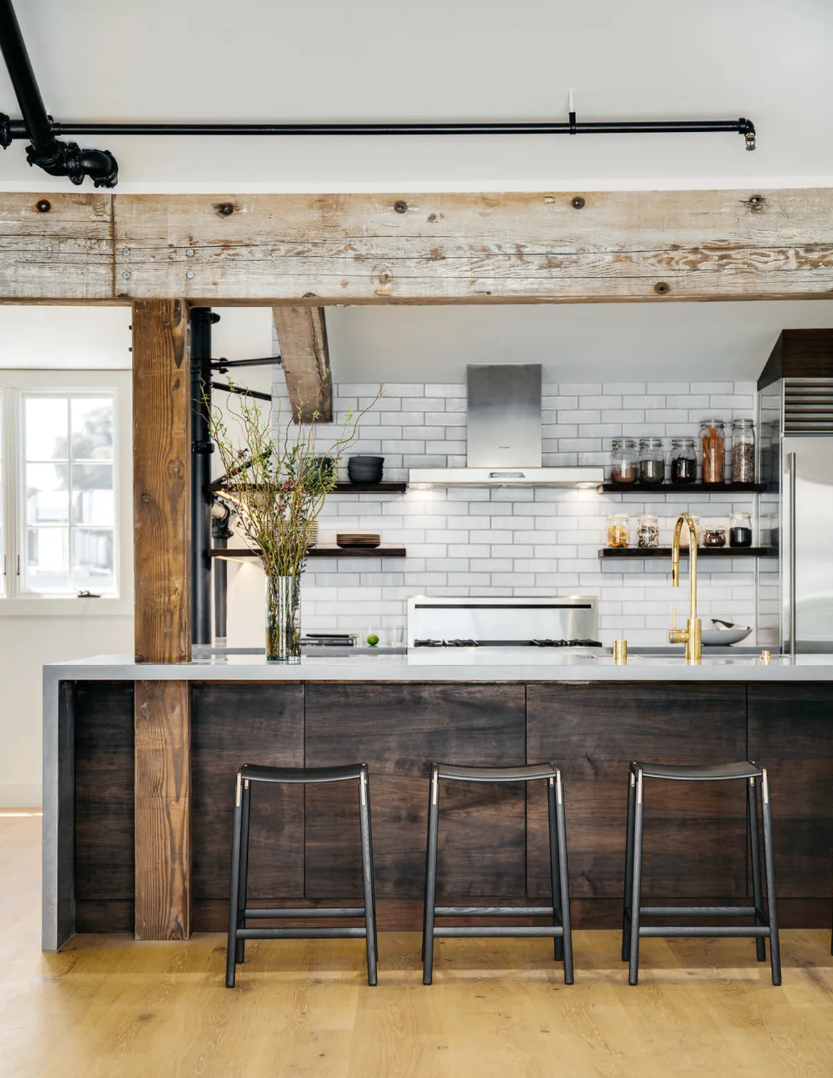 2020 Img Residential Rights Mokume Design Studio Photo Christopher Stark Kitchen Backsplash Brick Offset White Mountains Full Fc210837