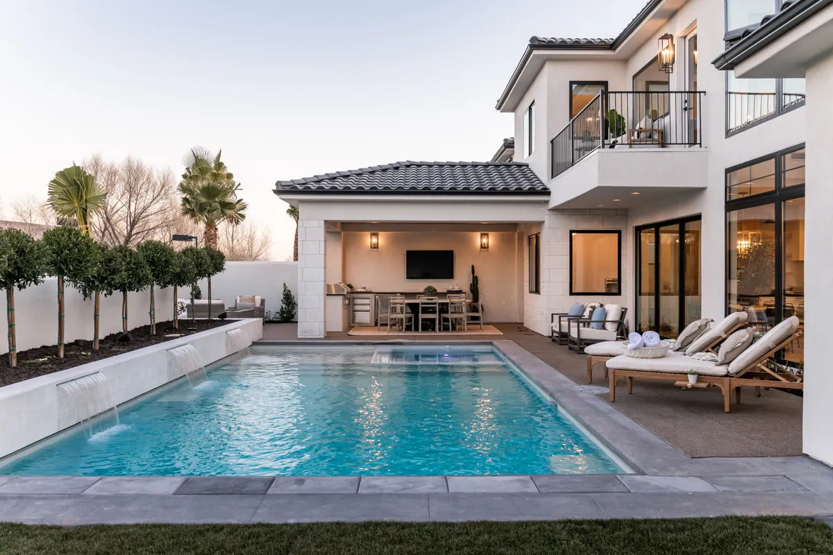 2020 Q2 Hi Res Full Rights Residential Influencer Becki Owens Photog Rebekah Westover Pool Waterline Glass Mosaic Tile 1X1 Straight Set Dove Gloss Full 3 Fc332392