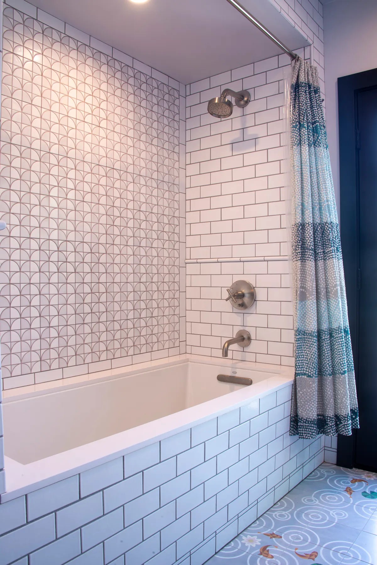 2021 IMG HI RES RESIDENTIAL WEB ONLY DESIGN TONY garcia asquared design bathroom shower wall 8x8 interlace white motif 2x6 white wash offset dark grout fc474292