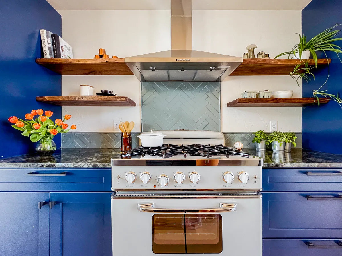 2021 IMG hi Res residential design Chora Studios photo Beth perry kitchen backsplash herringbone 2x8 flagstone FC 413074 2