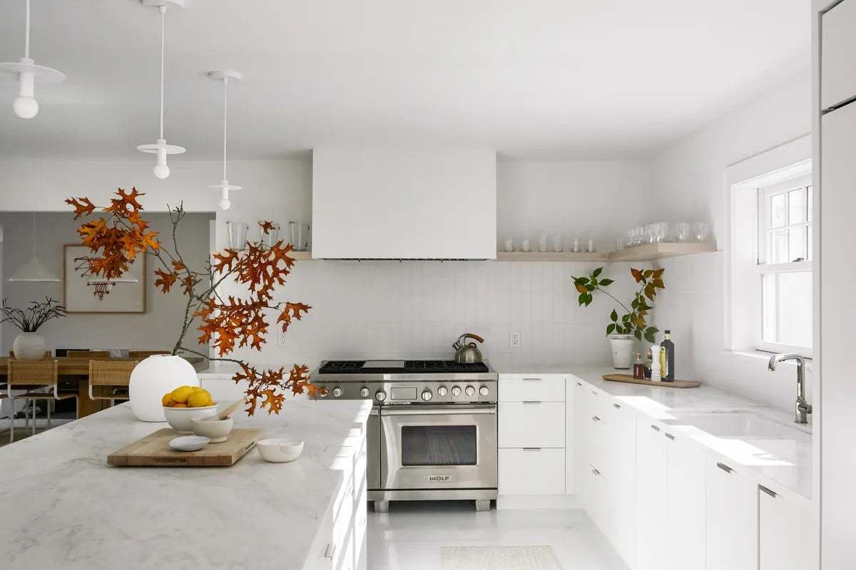 2021 IMG hi res residential influencer design chango co photo judy park kitchen backsplash verticle set 3x9 calcite FC 394432 1