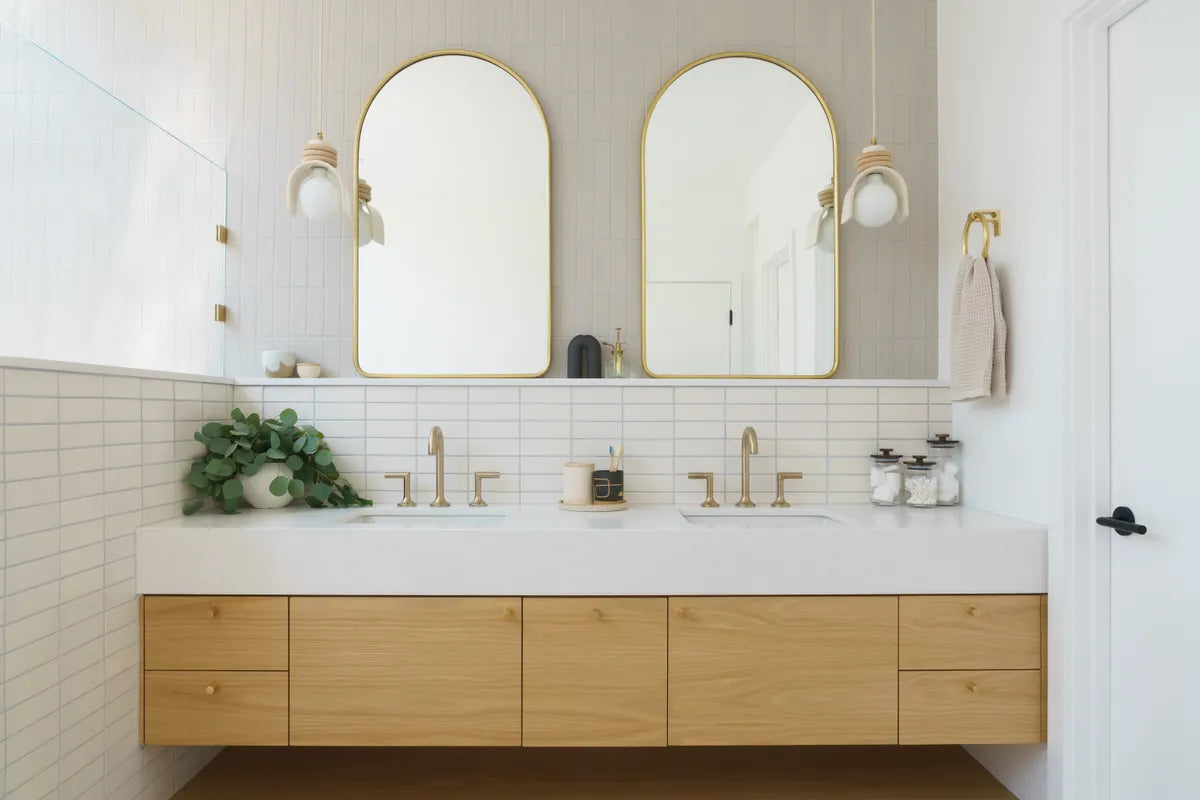 2021 IMG hi res residential rights no 3rd partydesign natalie myer photo charollette lea bathroom backsplash shower 2x6 feldspar straight set 2x6 dolomite verticle straight set FC364263 1