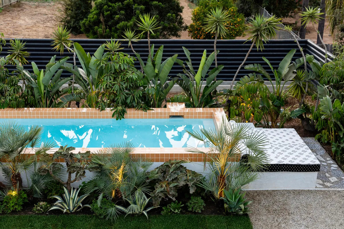 2021 img hi res rights residential design handsome salt photo jenny siegwart pool surround waterline tile 4x4 straight set koi full FC340418