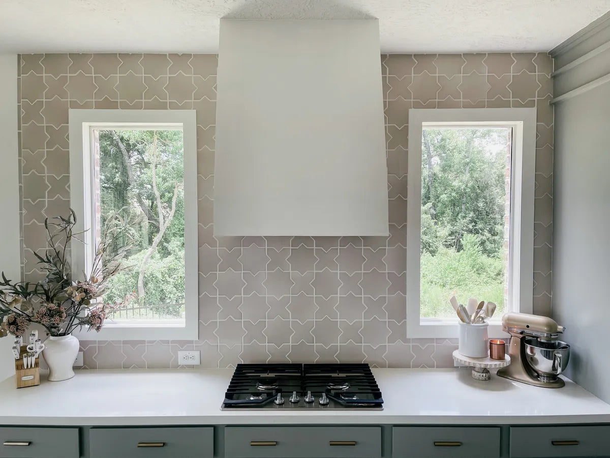 2021 img rights hi res residential influencer design photo the blooming nest regan mauck kitchen backsplash tile star and cross large sand dune trim 1x6 flatliner glazed long edge FC 446469 4