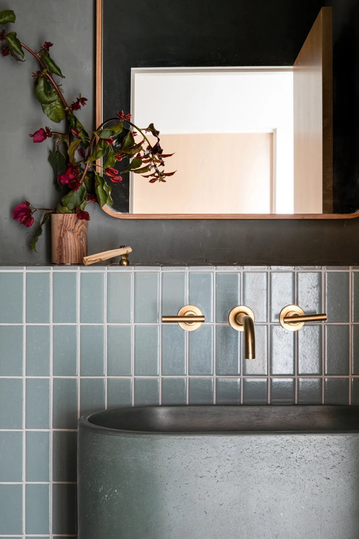 2022 IMG hi res influencer design Jessie brian de lowe Mellon studios photo straight set flagstone 2x4 radius bullnose 2x6 short edge 2x6 FC429720 5