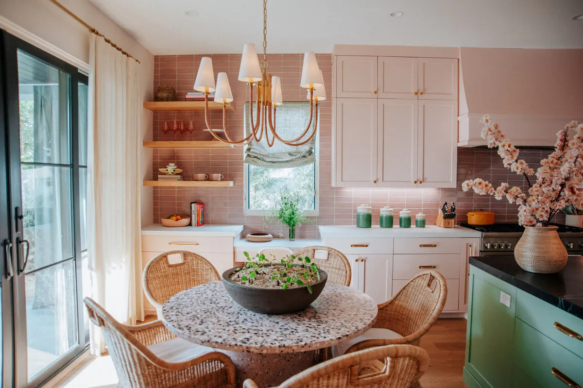 2022 IMG hi res residential influencer rights design claire photo kitchen wall straight set brick saguaro fc449822 24