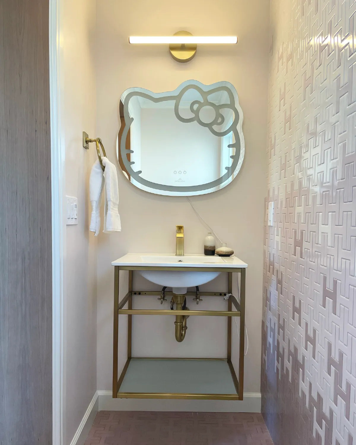 2022 IMG lo res residential web social rights design photo Simply situated Interiors Floor Chaine homme Painted wall C Haine homme frost Painted sky evening glow FC 435330 1