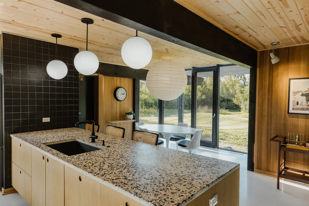 2022 img hi res influencer rights AFTER design mango street photo kitchen 4x4 Basalt glazed edge trim FC502430 2