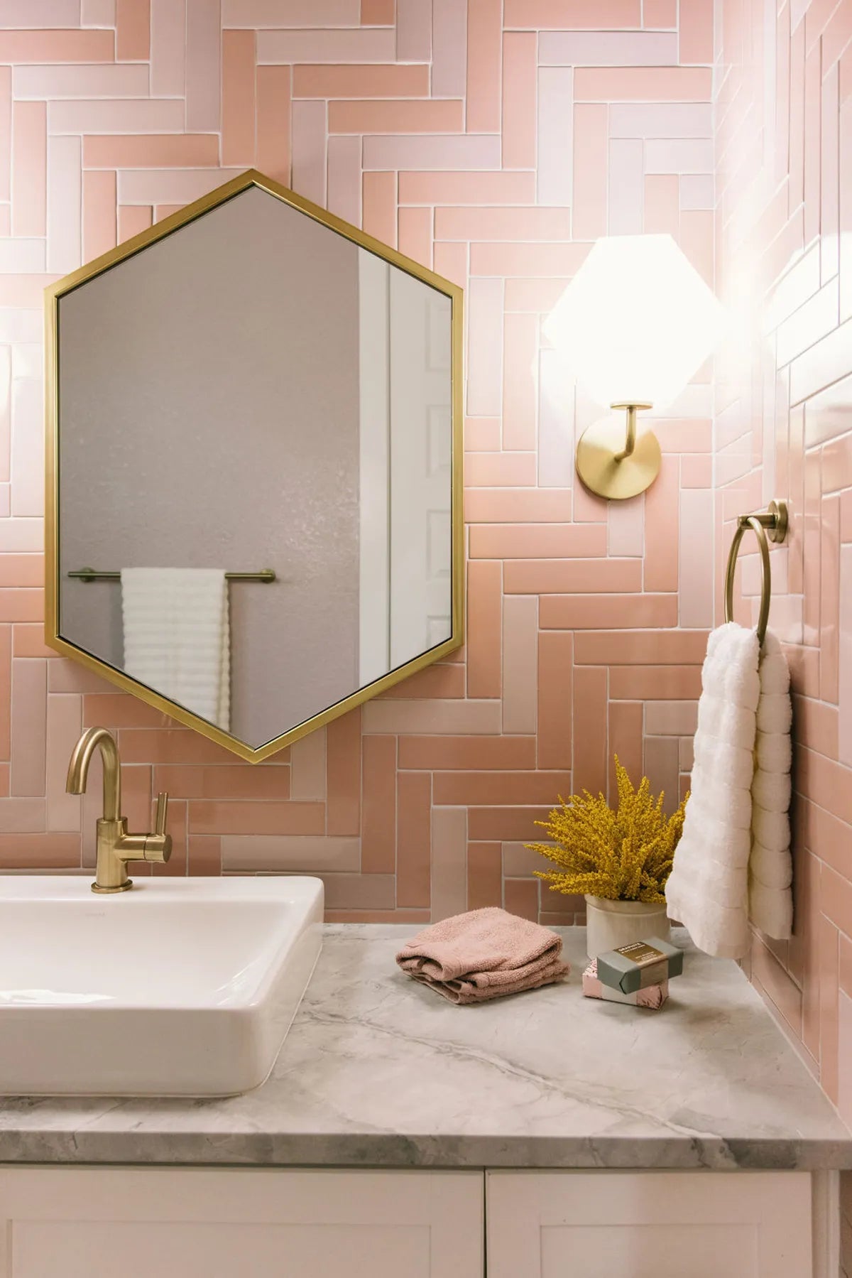 2022 img hi res influencer rights design Jen pinkston photo kaite jameson bathroom wall herringbone 2x8 Mesa adobe 6x12 halite grout color Prism white warm gray FC454269 4