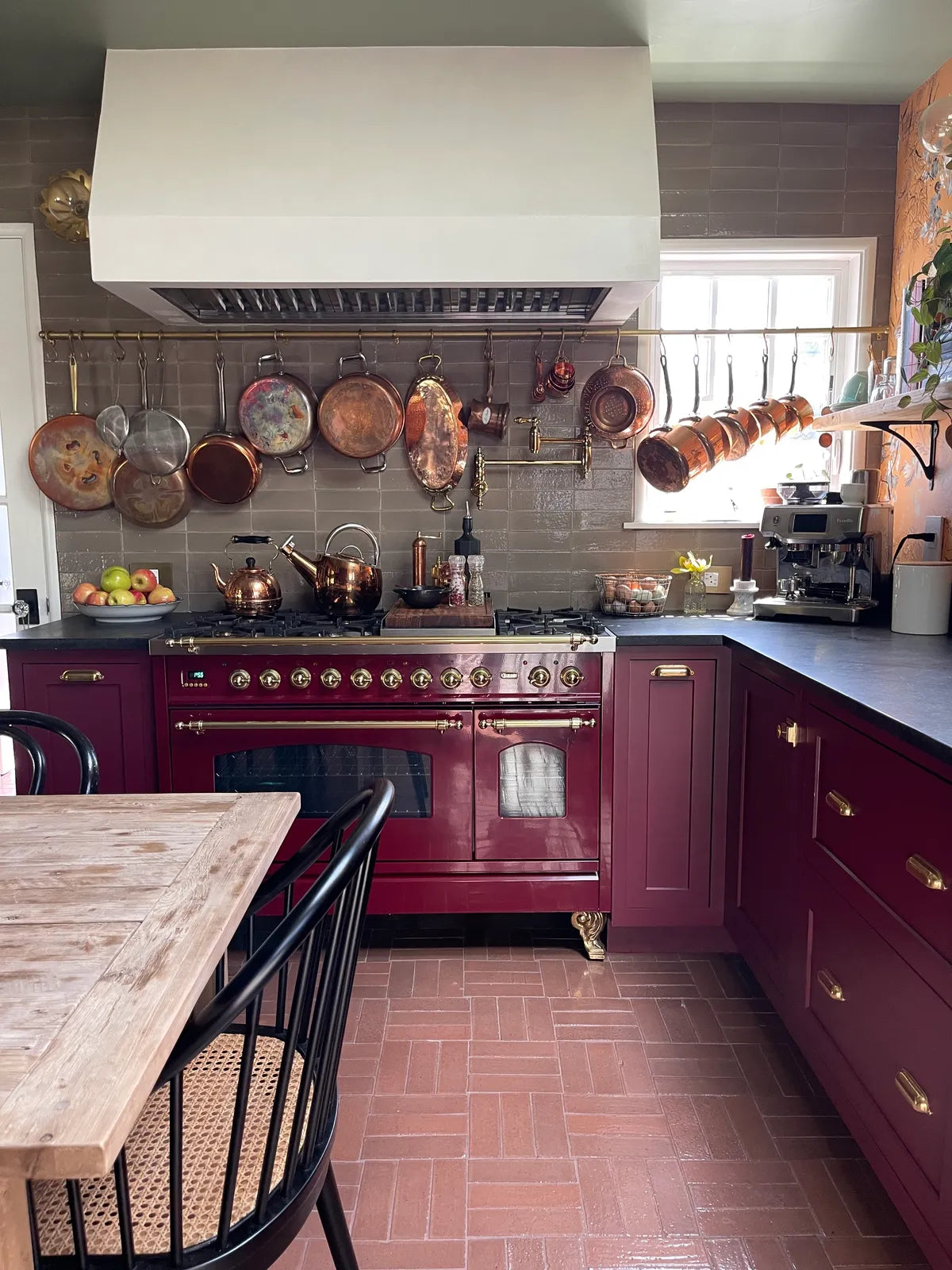 2022 img hi res residential INFLUENCER DESIGN SHAVONDA GARDER KITCHEN BACKSPLASH BRICK SIERRA NEVADA ADIRONDACK 3