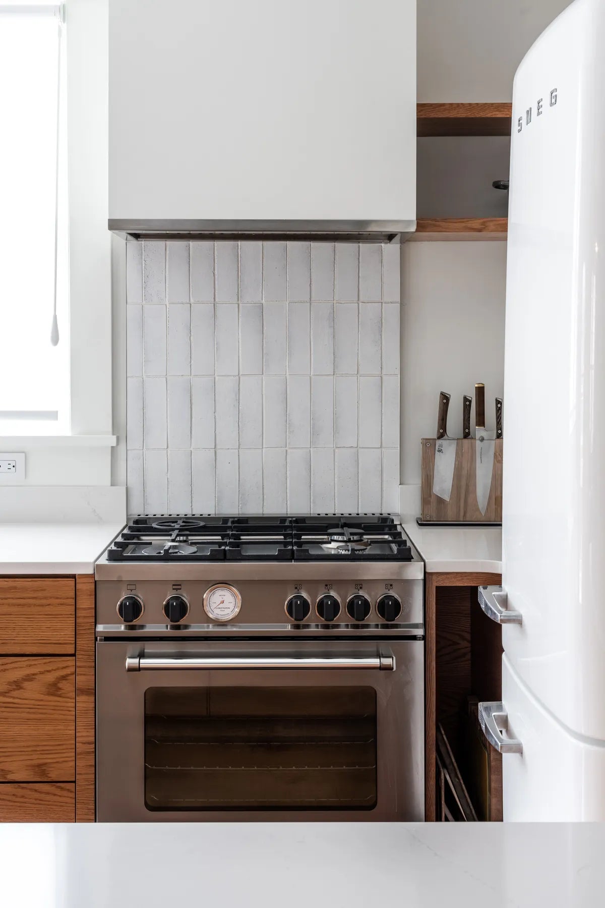 2022 img hi res residential full rights with credit design Maredi Design photo Jamie Ketler Davis kitchen backsplash verticle straight lewis range brick 6