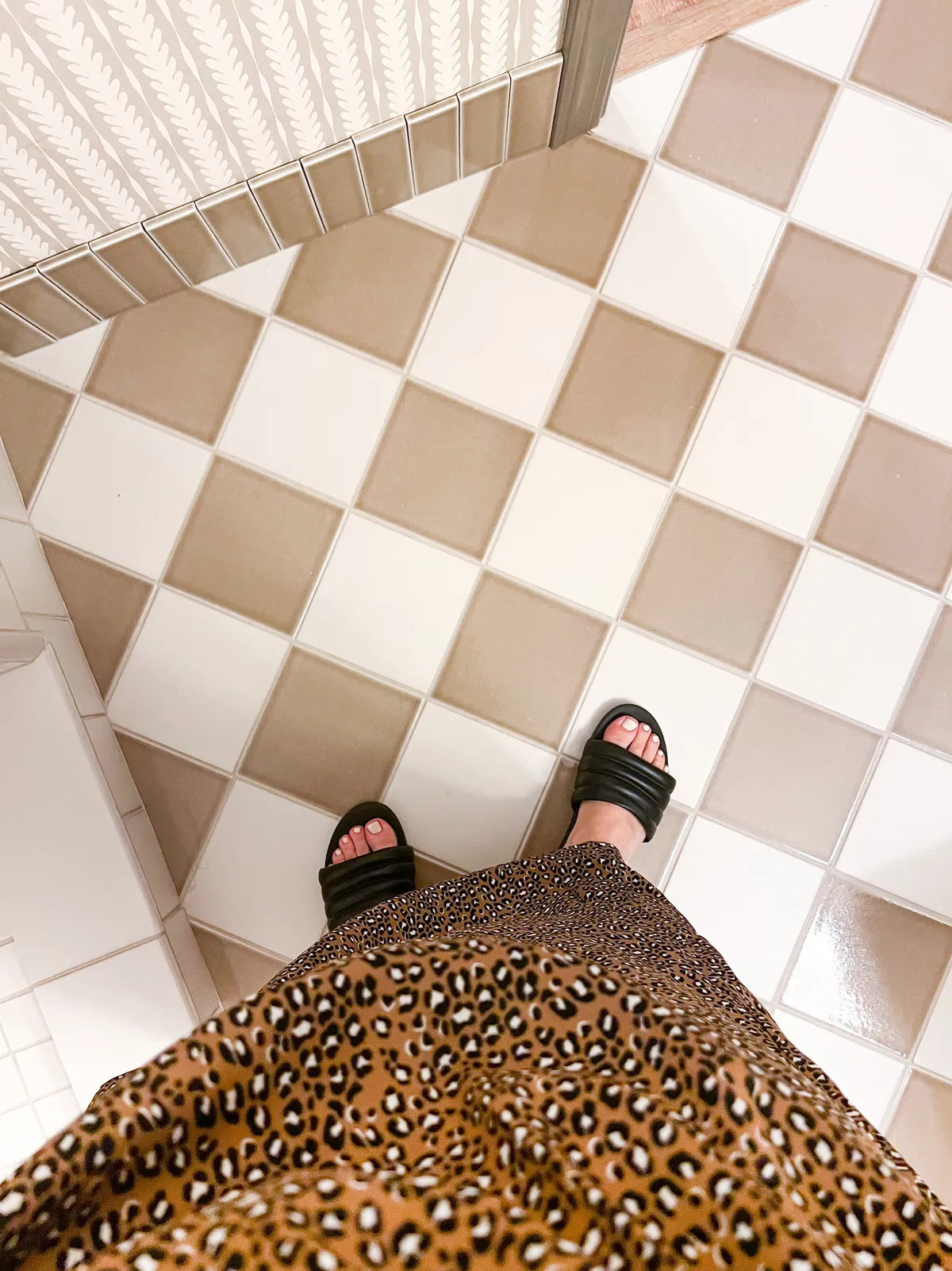 2022 img influencer rights design House of hamburger photo bathroom floor 6x6 halite cardamom 2x6 cardamom short edge glazed 6x12 glazed Halite FC508600