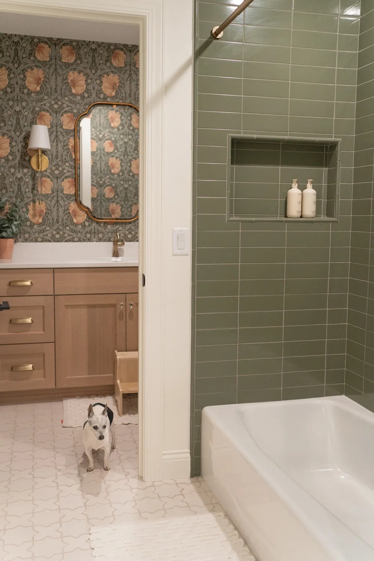 2023 img hi res influencer design Jenna Kutcher bathroom floor mini star cross Feldspar 3x9 Peabody round mini liner Peabody shower niche straight set FC560608 1