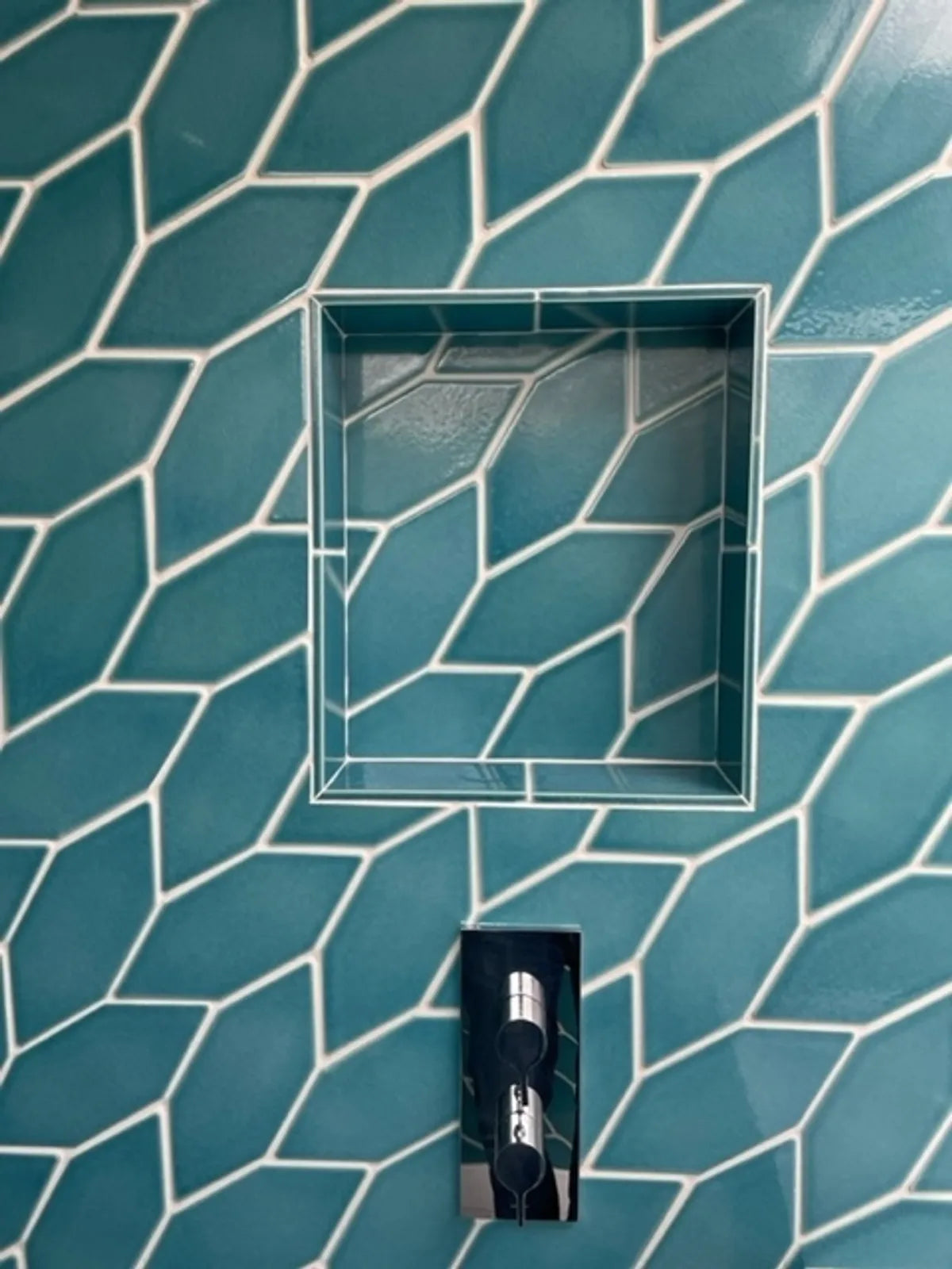 2023 img phone photo design piper jeremy piper bathroom shower wall niche picket waikiki calcite braid pattern FC563089 5