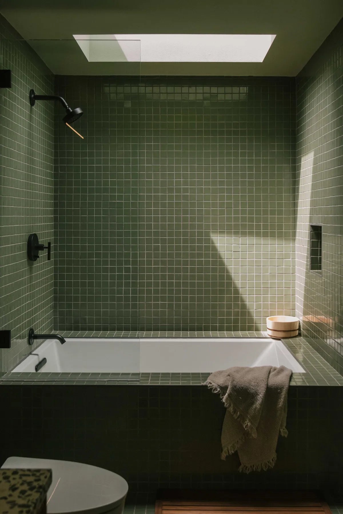 IMG HI RES influencer residential Zen Den design working holiday studio photo bathroom shower 2x2 sheeted peabody FC382018 12