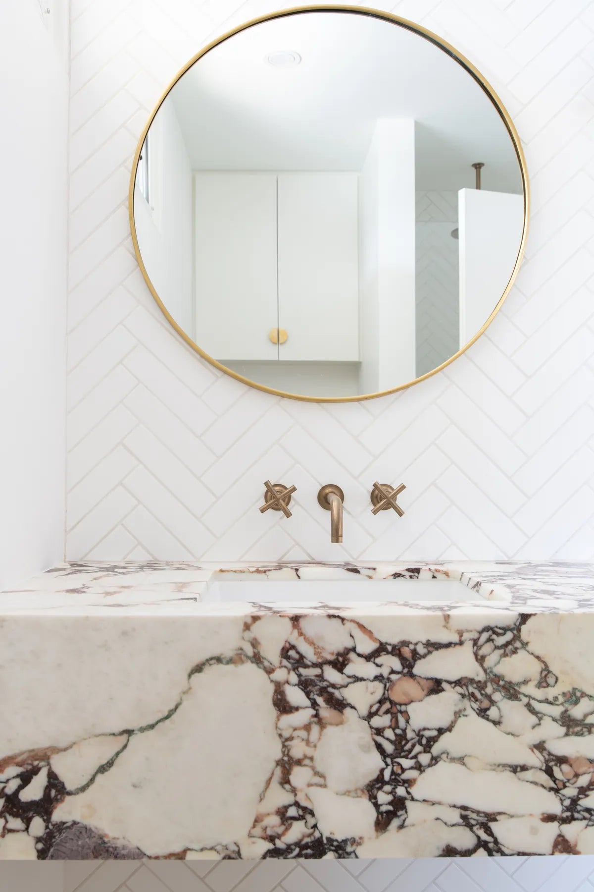 Q3 2018 Image Residential Influencer Sarah Sherman Samuel Mandy Moore Home Photo Tessa Neustadt Bathroom Wall Tile Herringbone Calcite 2X8 Vanity Detail 3