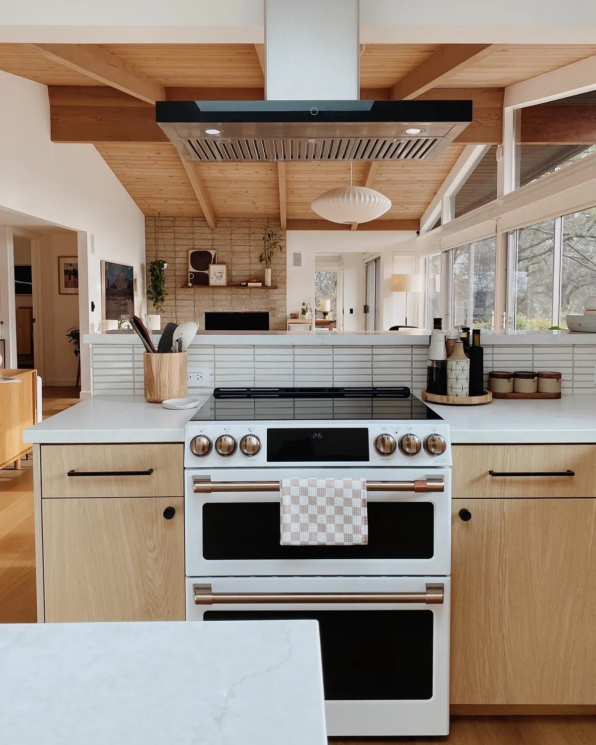 Modern white kitchen backsplash tile 4