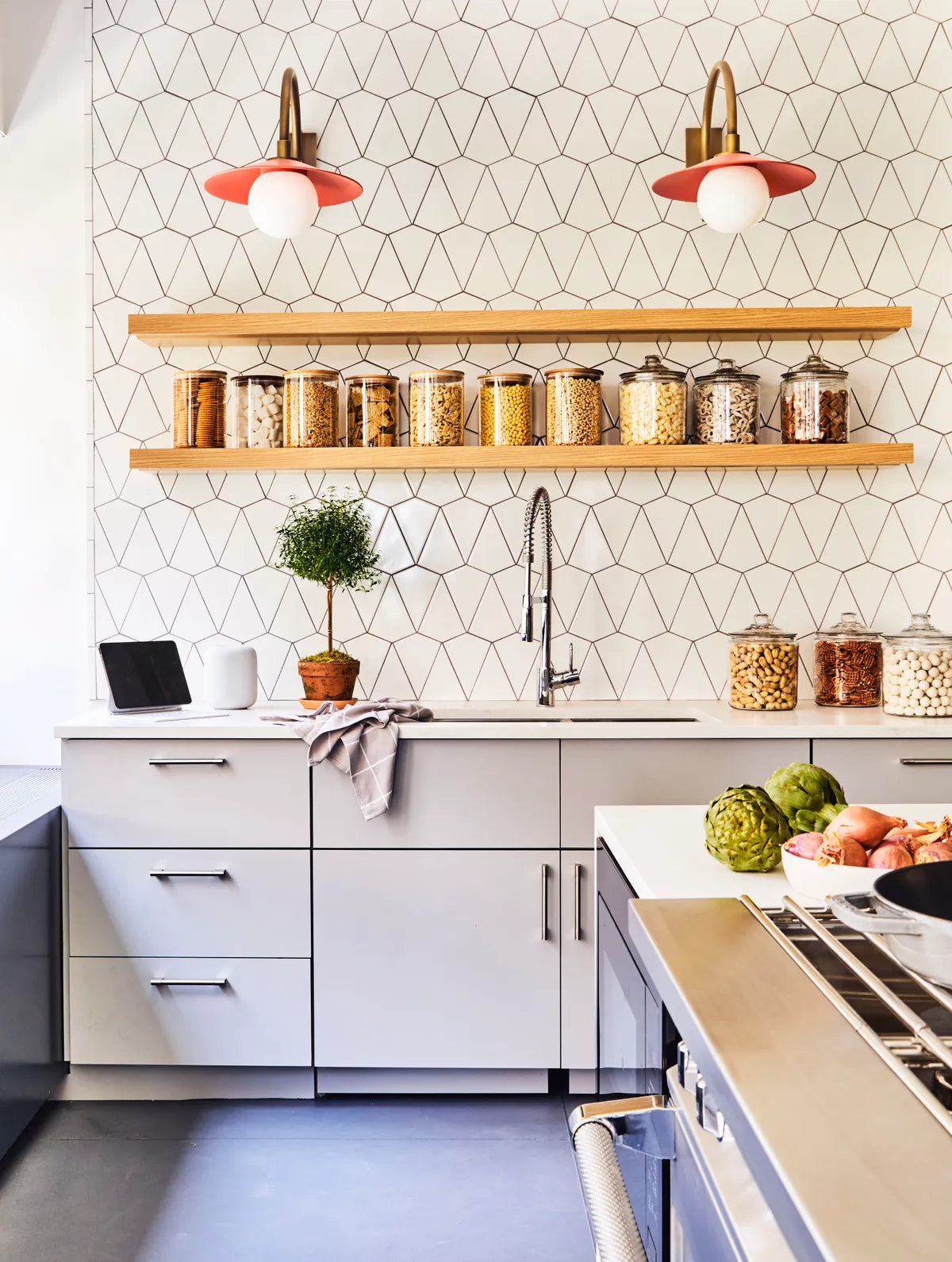 Modern white kitchen tile 1