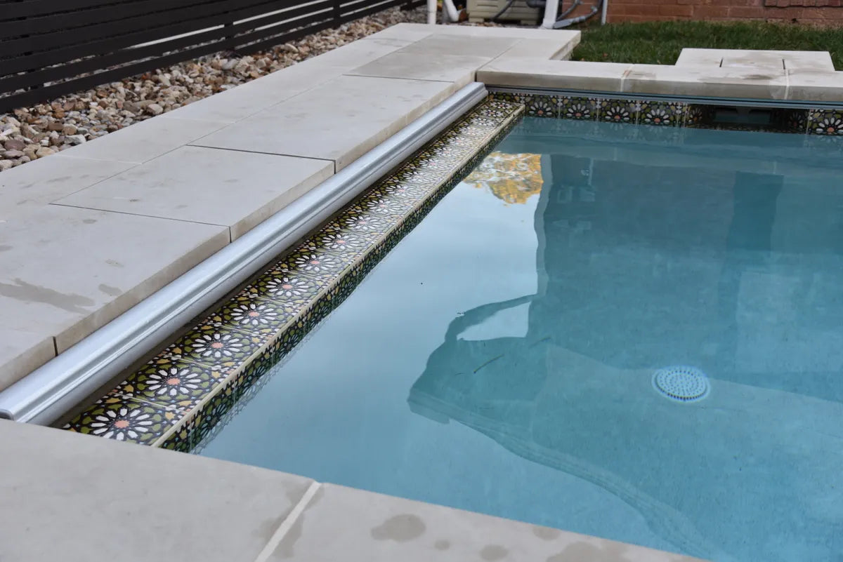 morrocan_green_yellow_red_handpainted_pool_tile_1