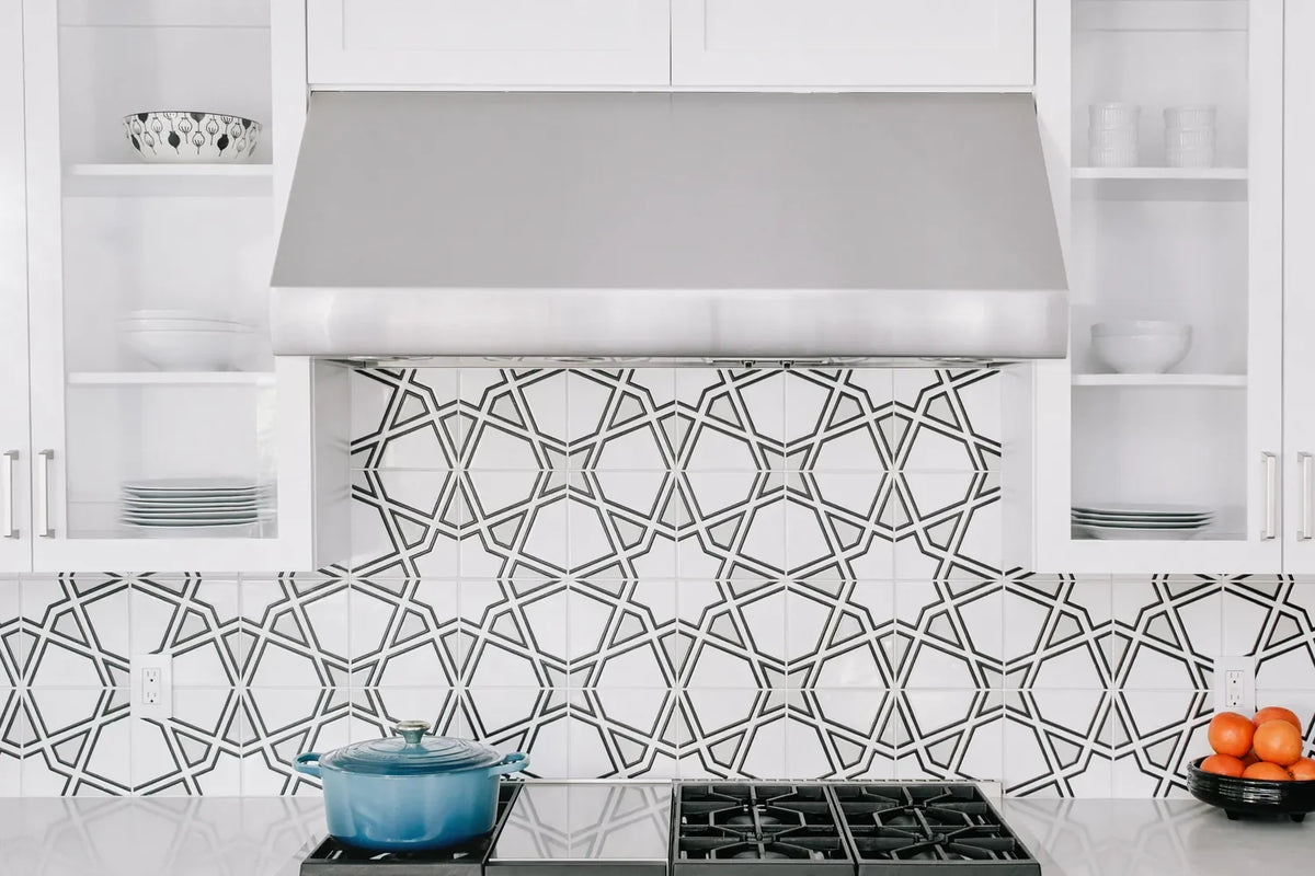 2017 Img Hi Res Rights Q4 Karen Tsay Personal David Tsay Photo Kitchen Backsplash Padma Black And White Motif French Linen 3X6 Foundations Offset Backsplash Fc203681 5
