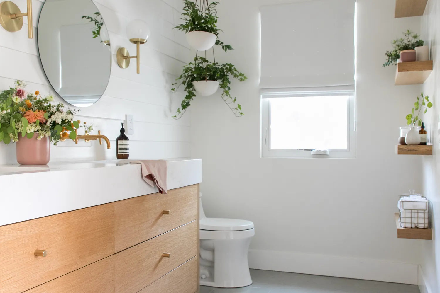 2018 Q3 Image Residential Influencer Sugar Charm Designer Sarah Sherman Samuel Photog Zan Passante Bathroom Floor Tile Hexagon 6 London Fog Full