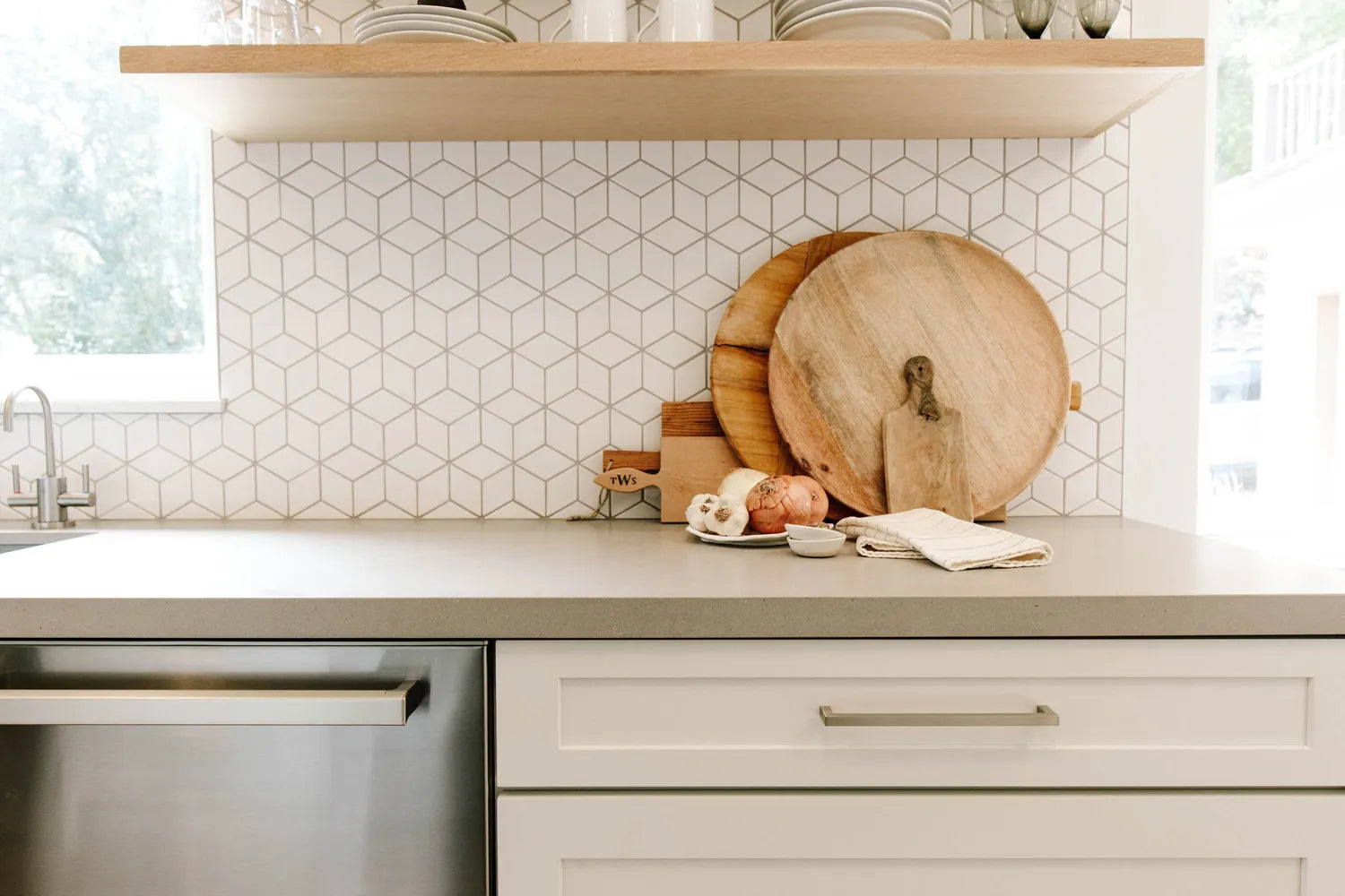 2018 Q3 Image Residential Influencer Samantha Wennerstrom Designer Caitlin Flemming Kitchen Backsplash Tile Mosaic Small Diamond Escher White Gloss Cabinetry Detail