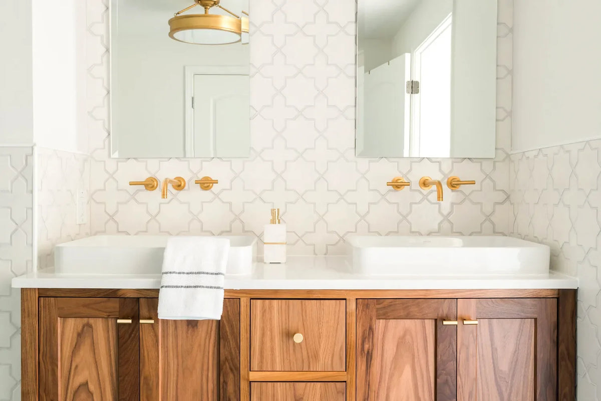 2018 Q1 Image Residential Influencer Ihod Rusticwhitephotography Bathroom Wall Tile Mini Star Cross Tusk Floor Handpainted Starburst Peacock Vanity Detail 3 Edited