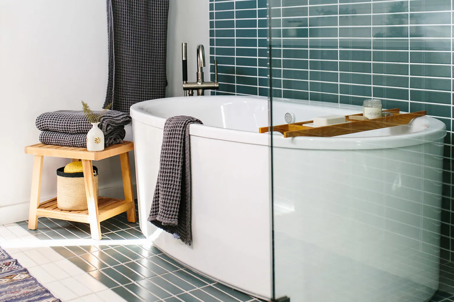 2018 Q1 Image Residential Influencer Jen Pinkston Bathroom Tile Wall Floor Straight Set 2X8 Sugar Flagstone Tub Surround Square Version