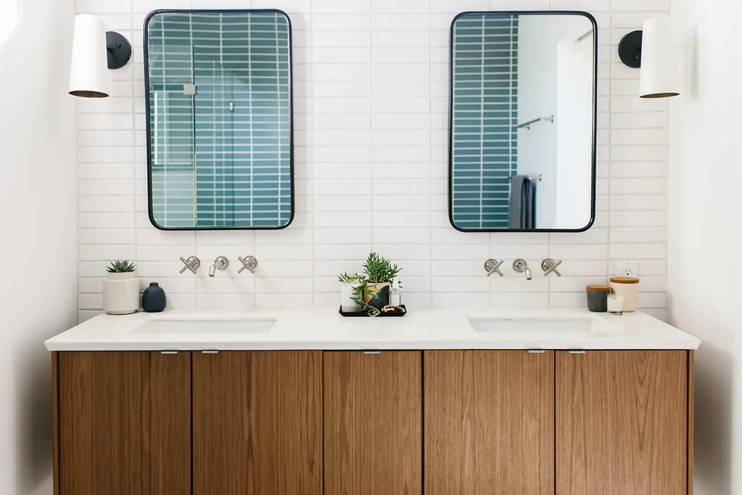 2018 Q1 Image Residential Influencer Jen Pinkston Bathroom Tile Wall Floor Straight Set 2X8 Sugar Flagstone Vanity Detail 2