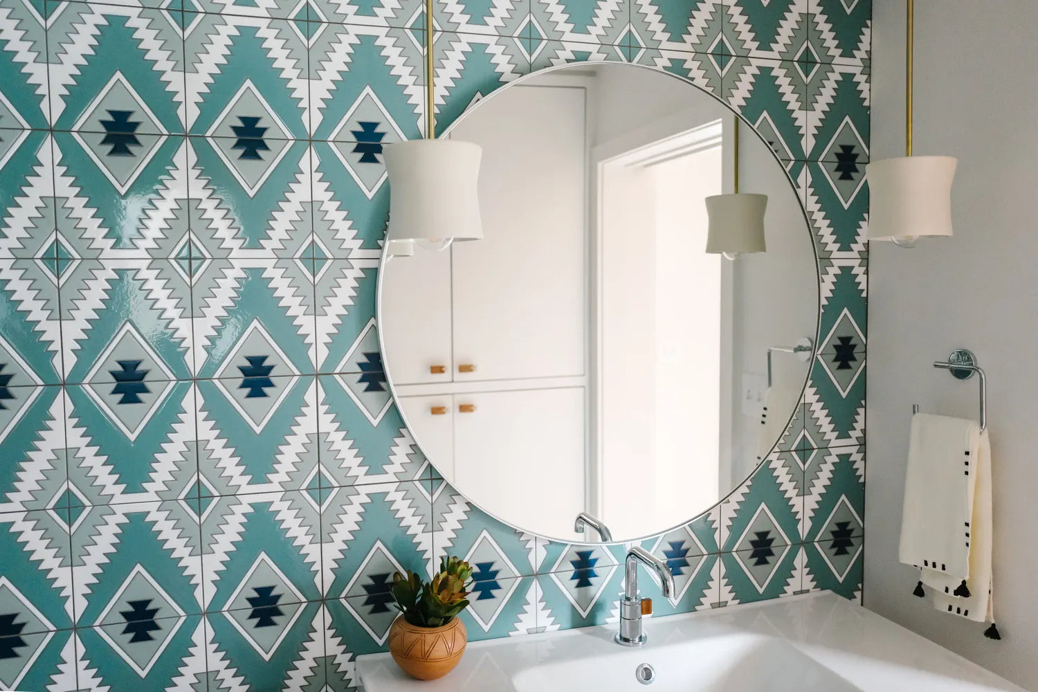 2019 Q2 Image Residential Influencer Jessica Honegger Katie Jameson Photography Full Rights Bathroom Wall Tile Handpainted Old Cairo Custom Color It Sink Vanity Detail 4 Fc 243688