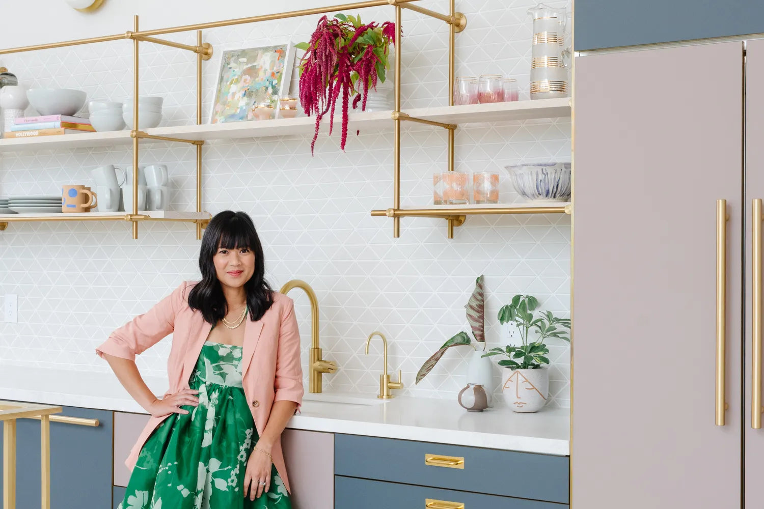 2021 img hi res rights influencer oh joy cho design project M plus image bethany nauert domino studio kitchen backsplash tile triangle 3 straight set halite portrait 4 FC69971