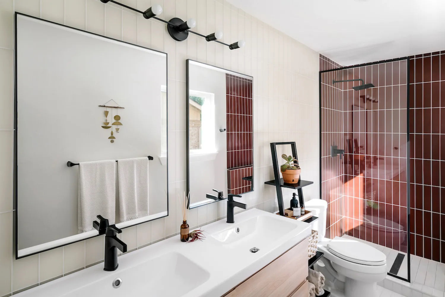 Lead 2019 Q2 Image Residential Full Rights Influencer Design Photo Chase Daniel Bathroom Shower Walls Glass Pheasant Matte Sparrow Matte 3X12 Floor Tile 3X12 Halite Vertical Straight Set Sink Vanity Fc 263094 Fc 263091 2