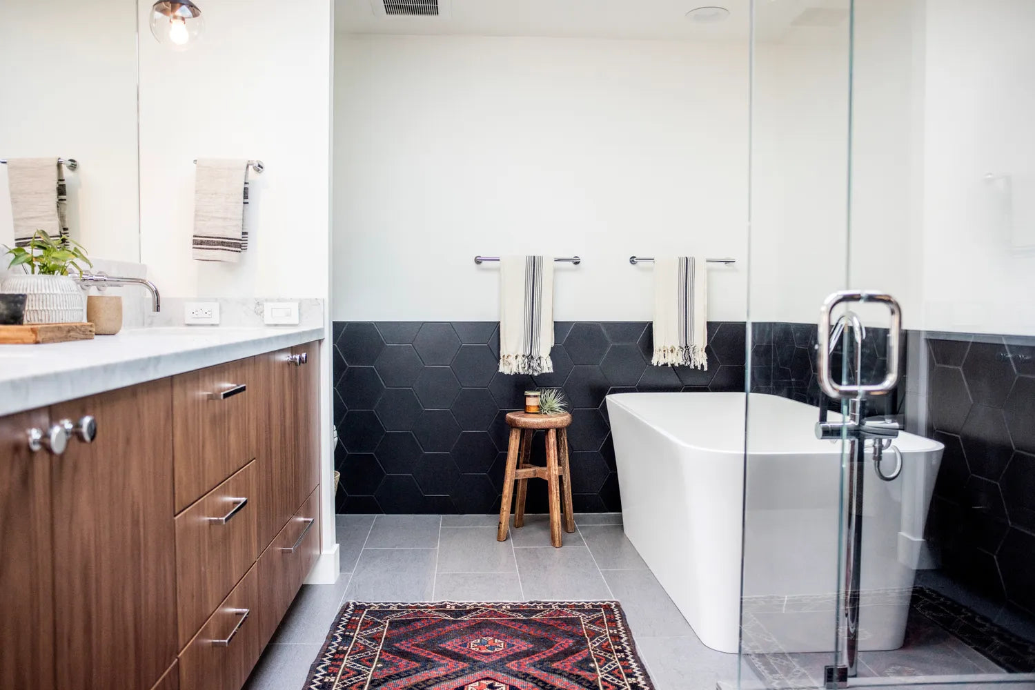 Q1 2017 Image Residential Kristen Pena Bathroom Tub Surround Basalt Hexagon 8