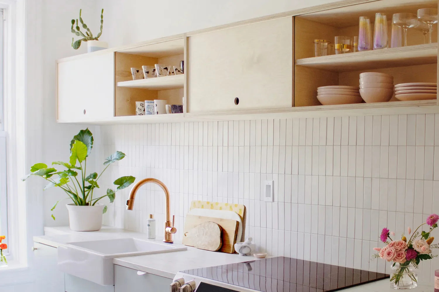 Q4 2019 Image Residential Full Rights Influencer Reserve Home Mallory Fletchall Kitchen Backsplash Tile 2X6 Feldspar Vertical Straight Set Floor Handpainted Agrarian Fallow White Motif Full 5 Fc313916